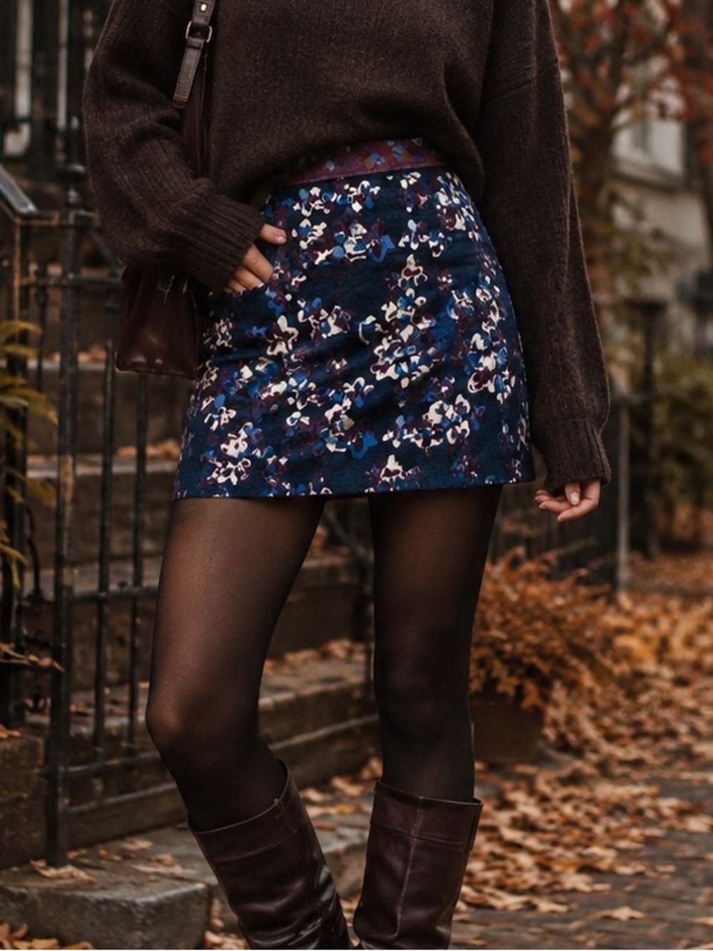Maeve / Anthropologie Cardana Moody Floral Brocade Mini Skirt Sz 6